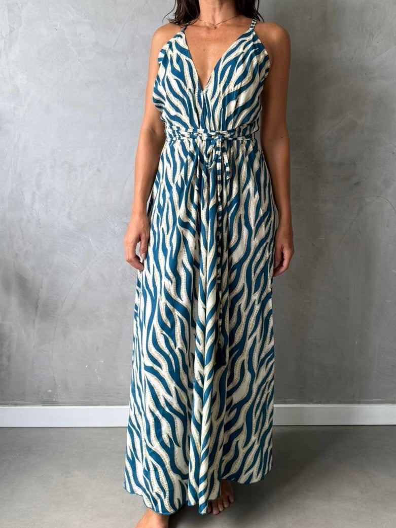 Vestido Flow azul com dourado ✨ Estampa Exclusiva com Aplicações Douradas Artesanais 💙✨