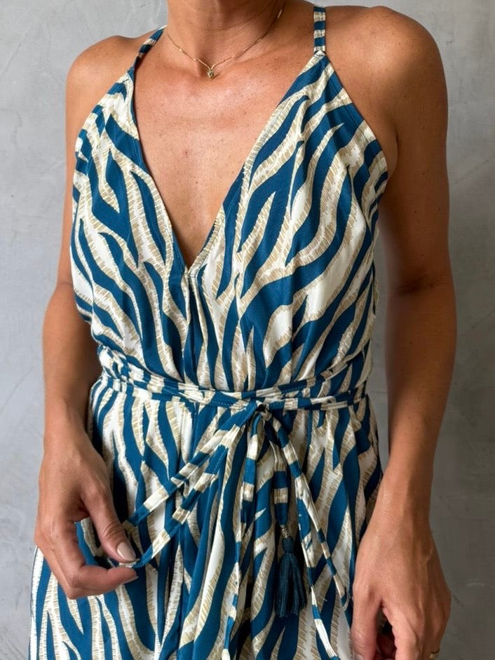 Vestido Flow azul com dourado ✨ Estampa Exclusiva com Aplicações Douradas Artesanais 💙✨