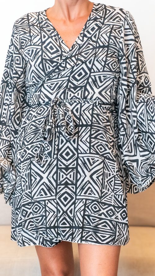 Kimono  Curto Gana Preto com Branco